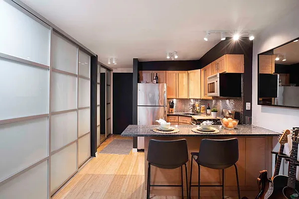 Sold by The InHouse Group | media 6