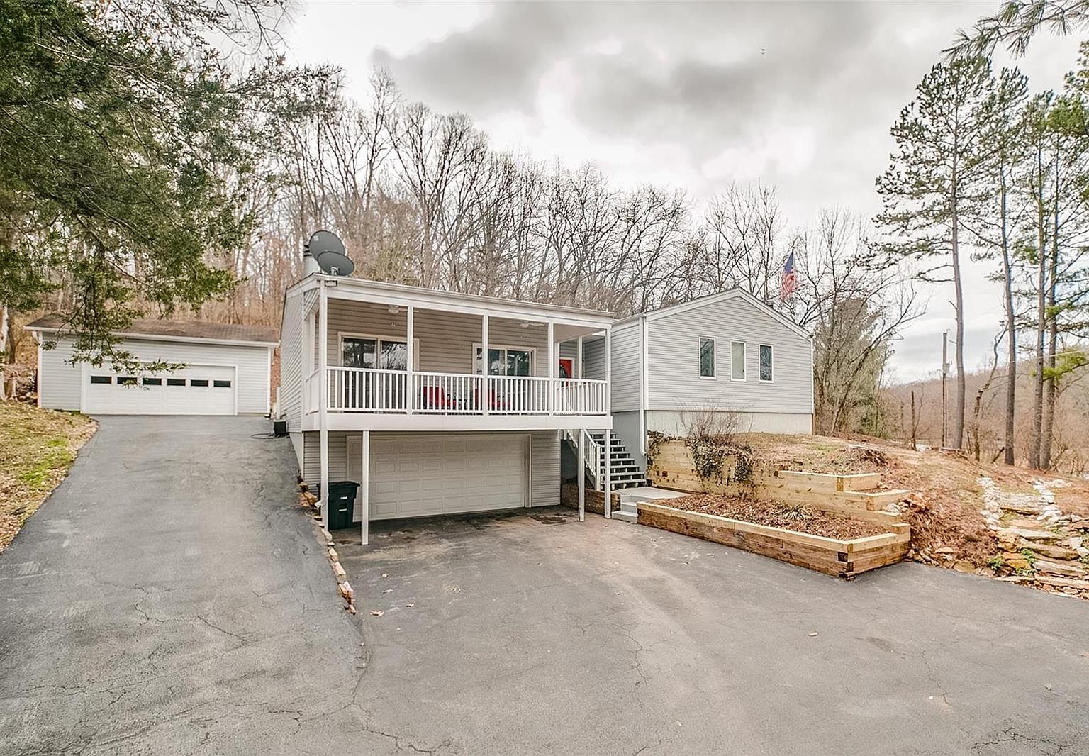 225 High Ridge 2185 Tara Heights Dr, High Ridge, MO 63049 | Zillow