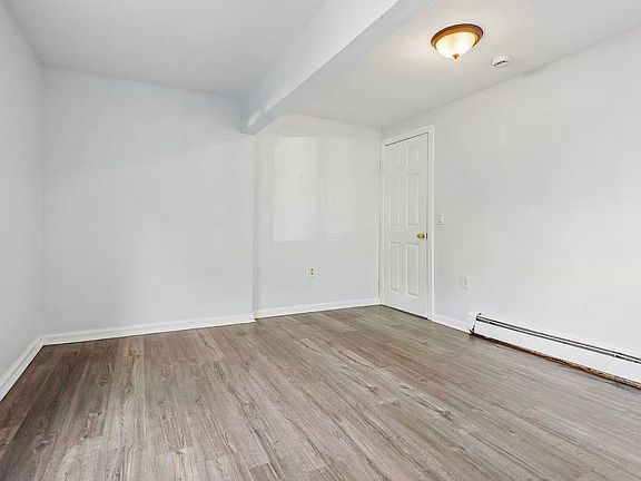 5th image of 219 Seaman St Floor 1