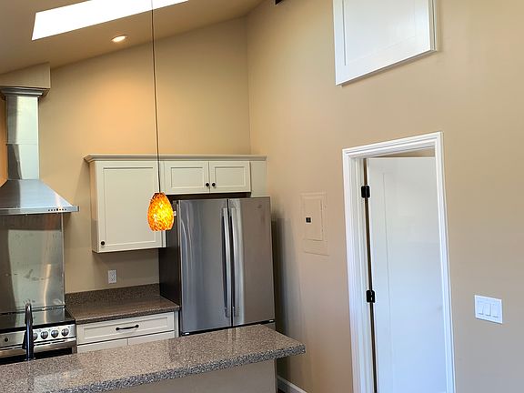 3rd image of 2040 Mendocino St #B