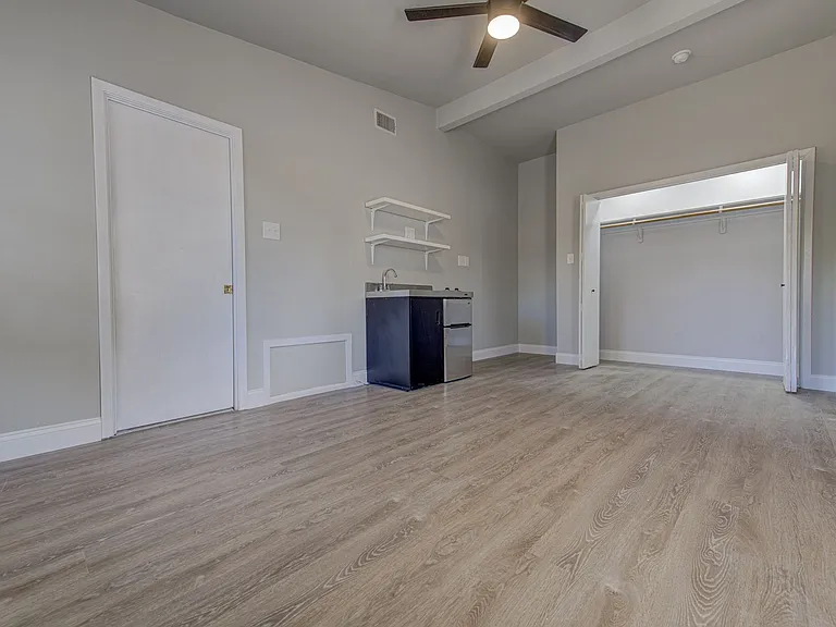705 Sunrise Ave — Photo 4
