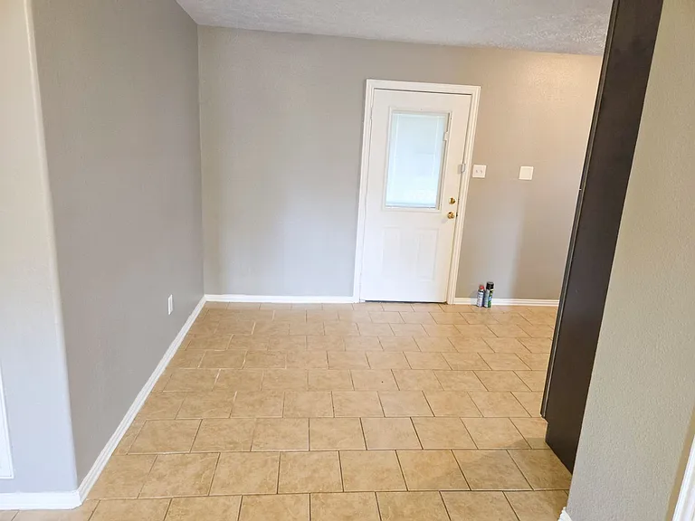 5140 Minnie Ave — Photo 4