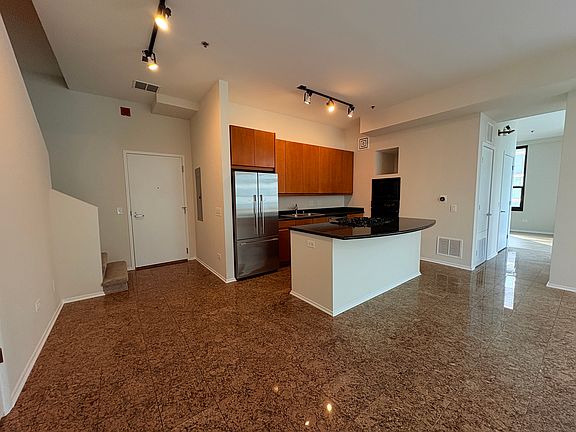 4th image of 130 S Canal St APT 9M