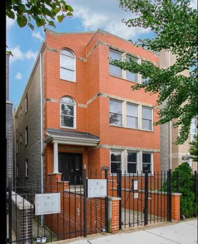 2 bed, 1200 sqft, $4,200 — Photo 1