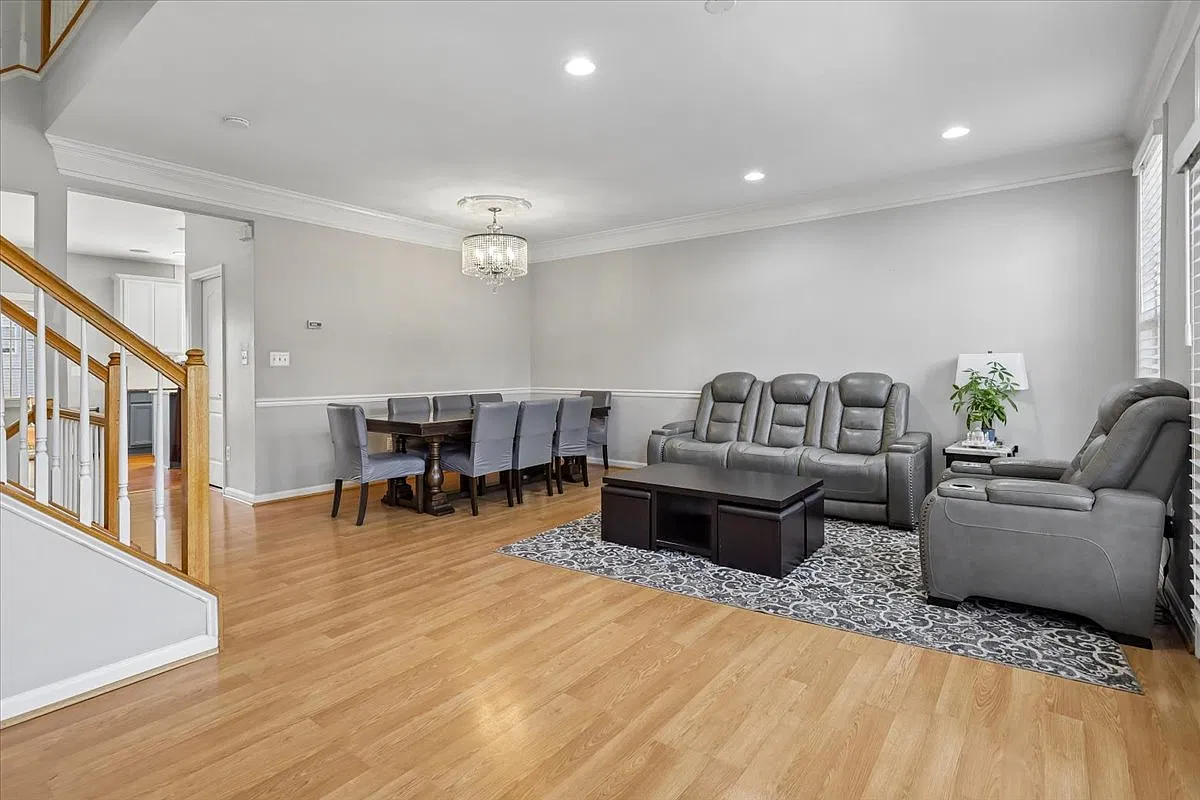 3 bed, 2.5 bath, 2148 sqft, $3,100 — Photo 3