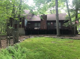 279 Gold Finch Rd, Bushkill, PA 18324