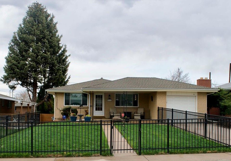 1st image of 2911 E Colorado Ave