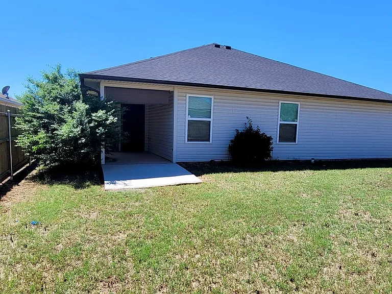 1101 Ironstone Dr — Photo 10