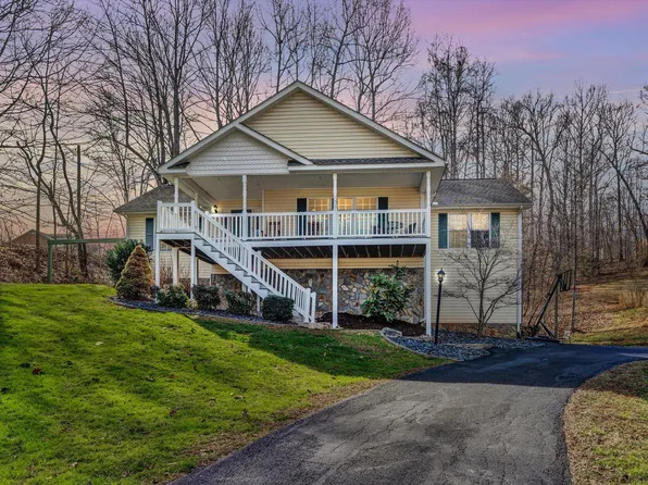 21 Creekwood Dr, Rocky Mount, VA 24151