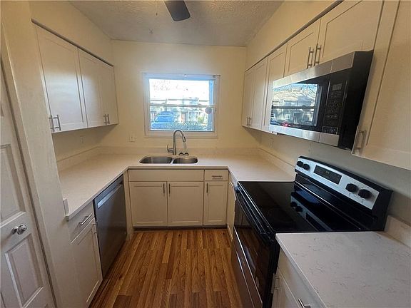 2nd image of 3563 Splinterwood Rd
