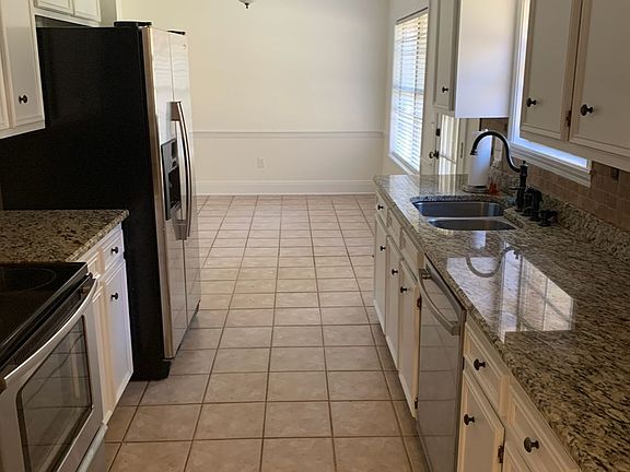 3rd image of 181 Azalea Cir