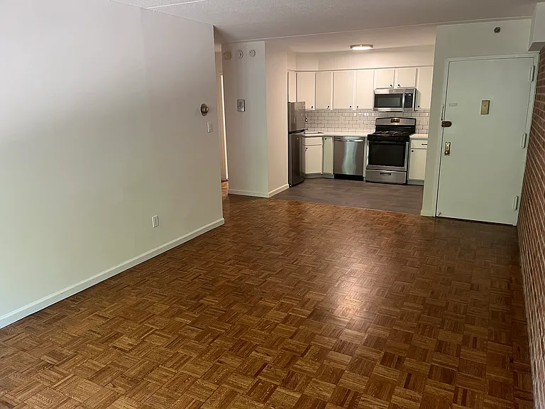 122 Prospect Park SW #3 — Photo 4