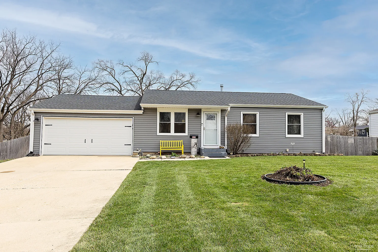 2918 Jonquil Ln photo 1