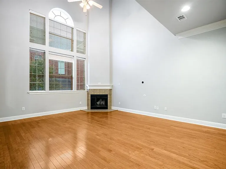 5836 La Vista Dr — Photo 9