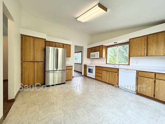 5th image of 1935 SE 75th Ct