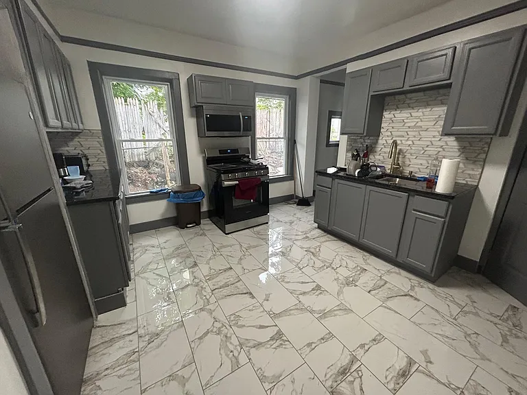 51 Walnut St #1 — Photo 1