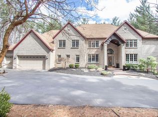 3530 Bluewater Pines Dr NE, Grand Rapids, MI 49525