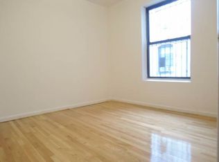 3157 35th St, Astoria, NY 11106