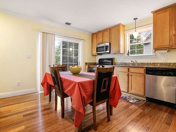 5th image of 44 Buckley St #A