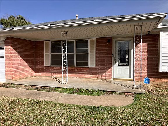 3rd image of 3220 Hilltop Rd