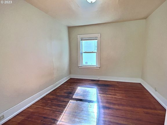 Bedroom, Primary>