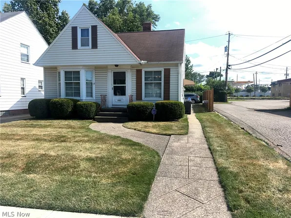 7105 Woodhaven Ave, Cleveland, OH 44144