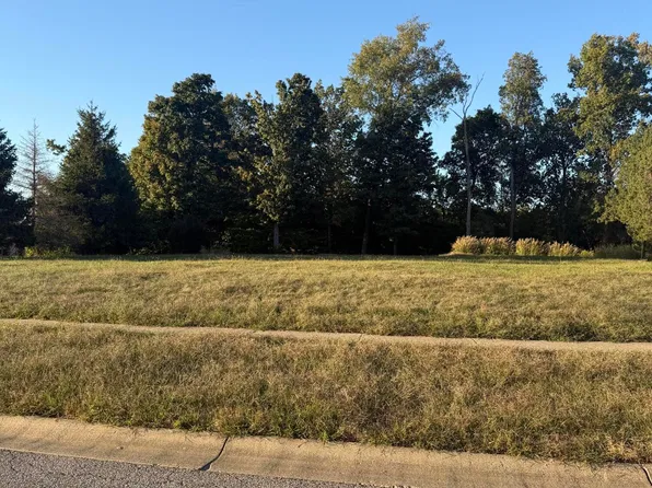 9004 Grand Pointe Ct, Louisville, KY 40214