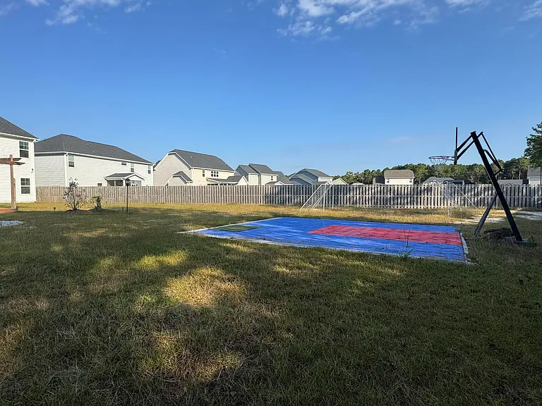 122 Permeta Dr — Photo 36