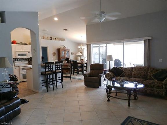3rd image of 1819 SW 1st Pl