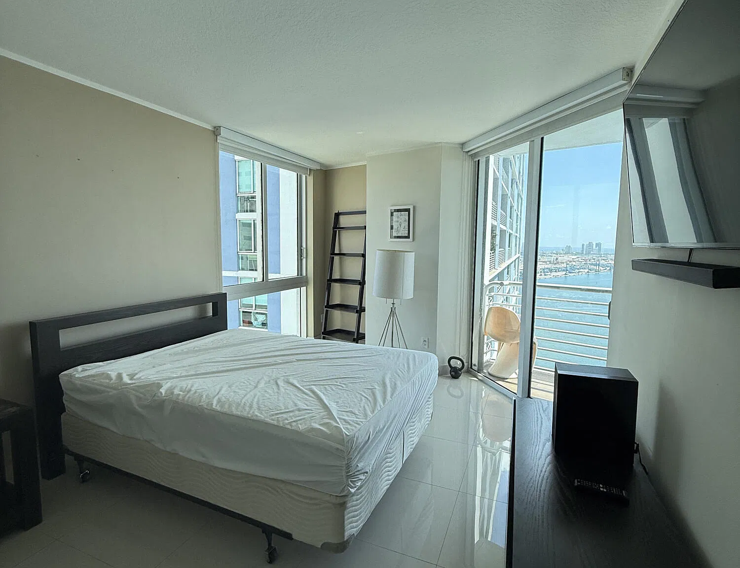 1 bed, 1.0 bath, 1416 sqft, $2,500 — Photo 2