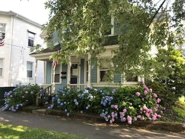 4-2 Bayview Ave, Bristol, RI 02809