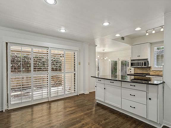 5th image of 117 MONTCLAIR ST
