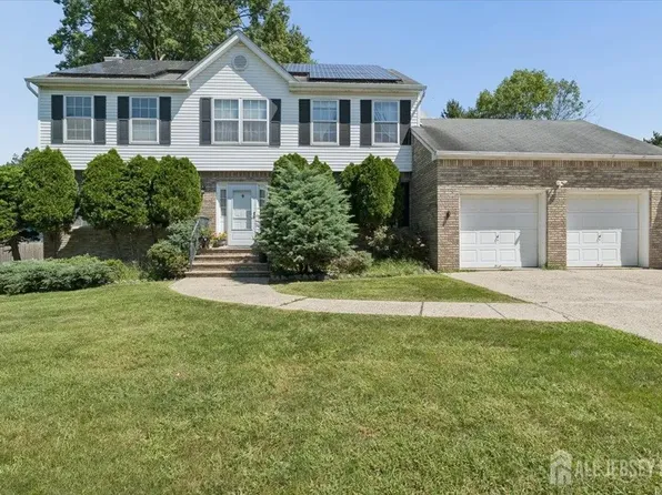 8 Piluso Way, Piscataway, NJ 08854