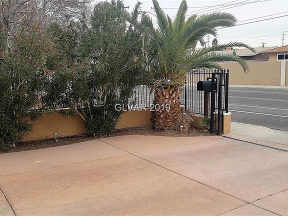 4th image of 1900 W Mesquite Ave