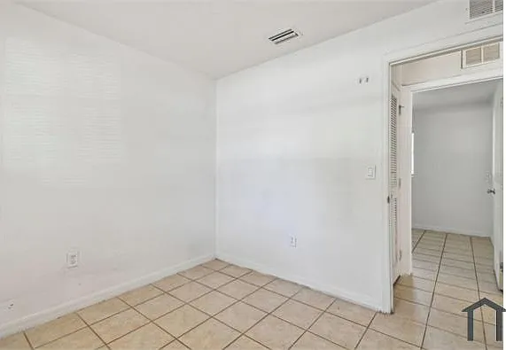 408 Jackson St — Photo 6