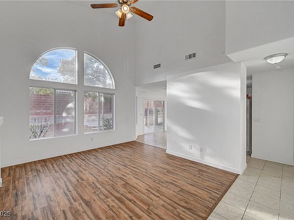 3rd image of 1821 Cedar Bluffs Way