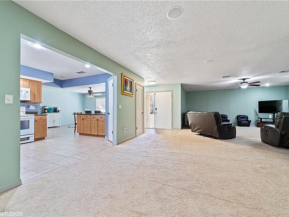 5th image of 110 Donnington Ct