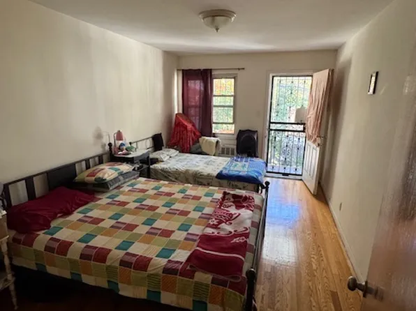 30-36 69th Street image 4 of 6