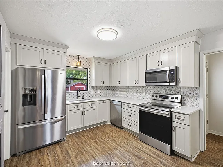 3303 Wildrye Dr — Photo 10