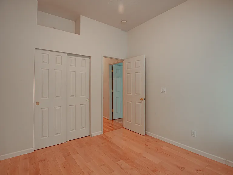 18916 SE 23rd St — Photo 35