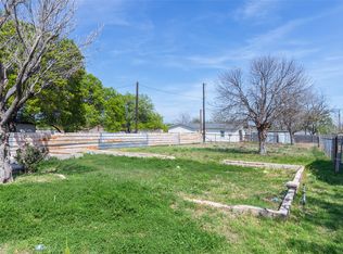 505 Scott St, Tye, TX 79563