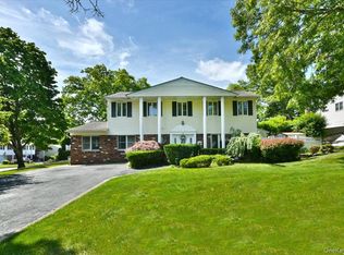 22 Chatham Road, Commack, NY 11725
