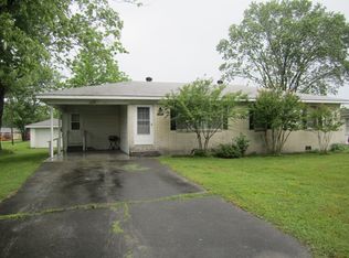 545 Smith Ave, Hohenwald, TN 38462