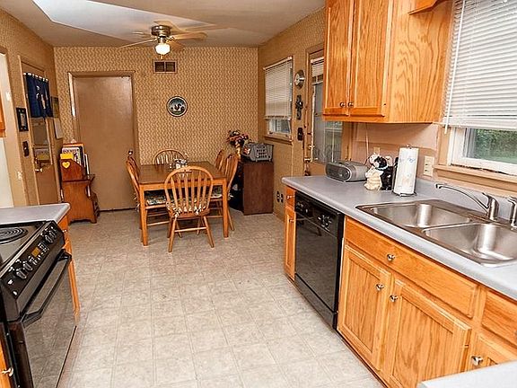 4th image of 6515 Sheri Dr NW
