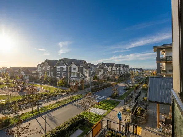 1792 Starling Dr #319, Tsawwassen, BC V4M 0E4