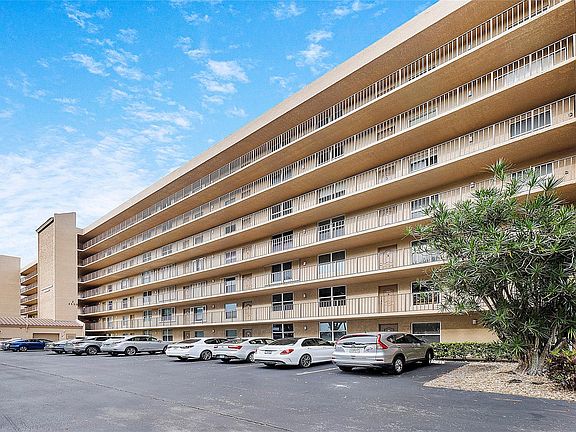 3rd image of 4550 NW 18th Avenue #505