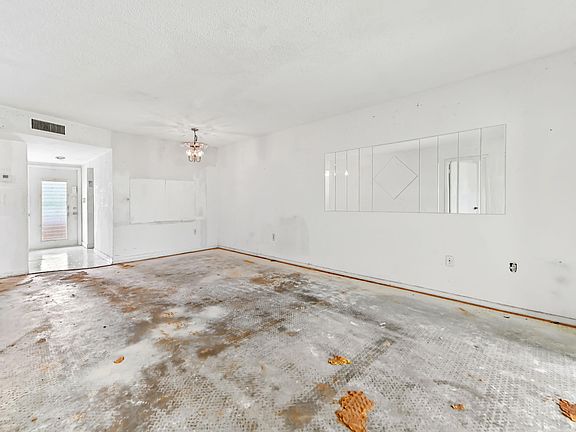 3rd image of 3091 E Sunrise Lakes Drive #302
