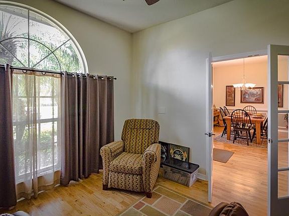 5th image of 1401 Deerbourne Dr