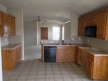 4th image of 2101 Charmion Ln