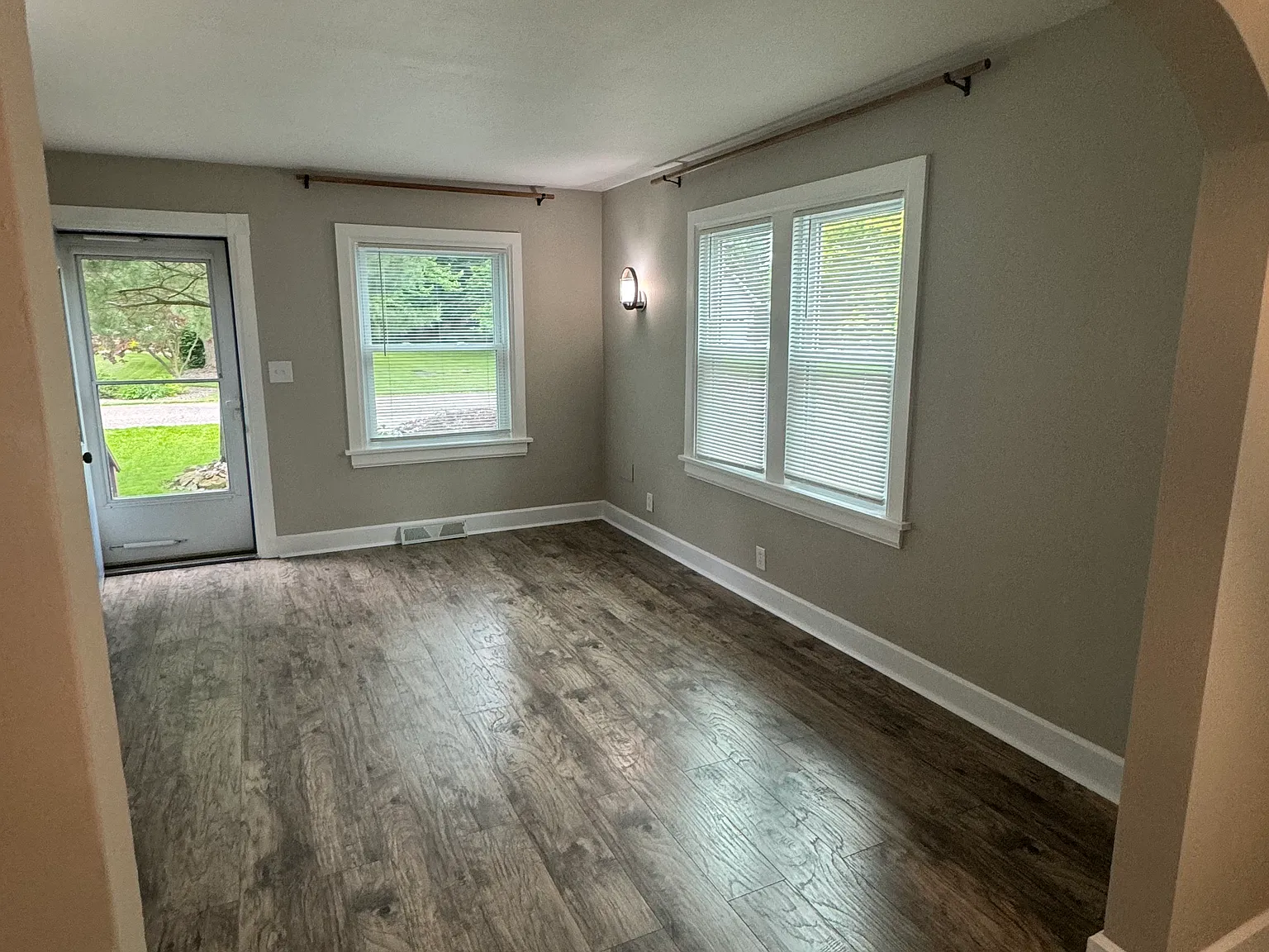 3 bed, 1030 sqft, $1,500 — Photo 4
